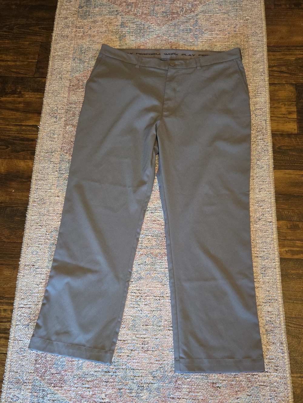 Roundtree & Yorke Men's Charcoal Stretch Dress Pants